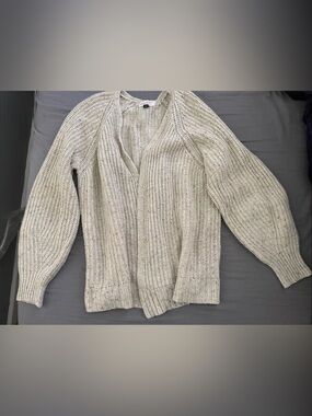 Woman Universal Thread Neutral Knit Open Cardigan